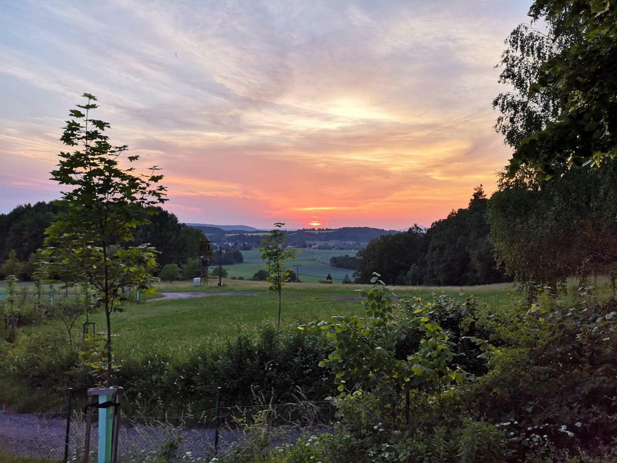 Camping V Raji - Palda Hotell Rovensko pod Troskami Exteriör bild