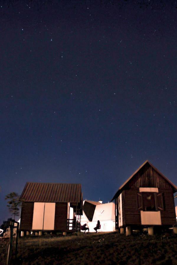 Camping V Raji - Palda Hotell Rovensko pod Troskami Exteriör bild