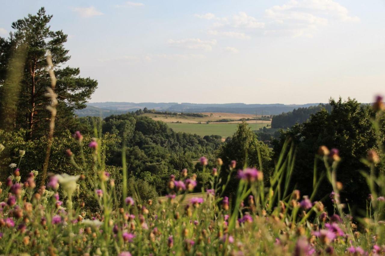 Camping V Raji - Palda Hotell Rovensko pod Troskami Exteriör bild