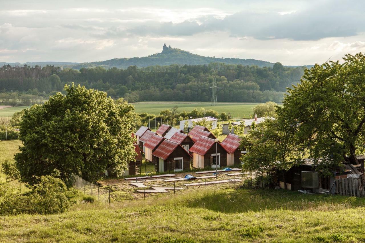 Camping V Raji - Palda Hotell Rovensko pod Troskami Exteriör bild